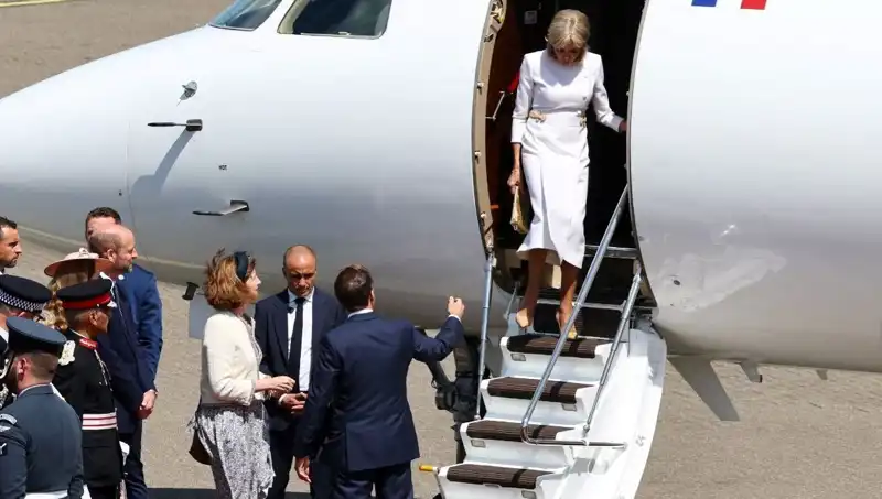 Macron Çiftinde Sarsıcı Kriz: Elini Uzattı, Eşi İlgisiz Kaldı