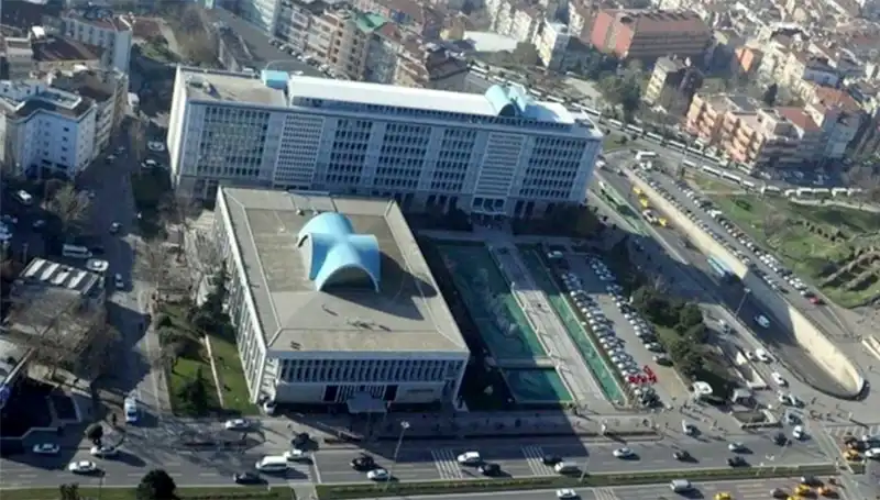 İstanbul Büyükşehir Belediyesi’nin "Enderun" Grubu Soruşturmasında WhatsApp Mesajları Mercek Altında