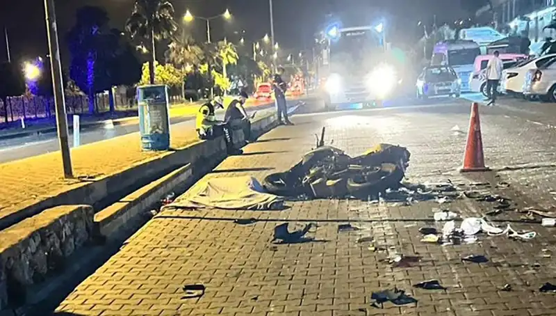 Alanya'da Motosiklet Kazası: Genç Şoför Hayatını Kaybetti