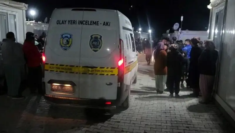 Silahlı Kavga: Husumetlilerin Çatışması Sokakları Kanla Doldurdu