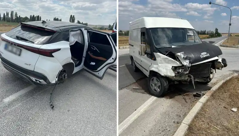 Çorum’da Korkunç Kaza: İki Araç Kafa Kafaya Çarpıştı, Yaralılar Var!