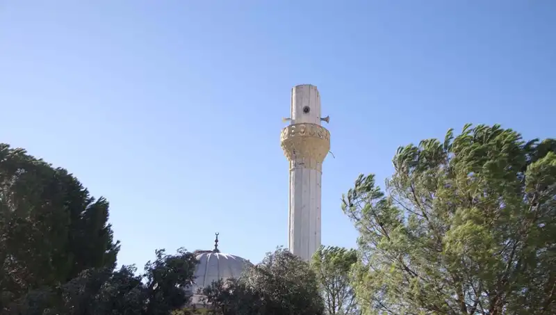 Muğla'da Şiddetli Fırtına: Minare Külahı ve Çatılar Uçtu!