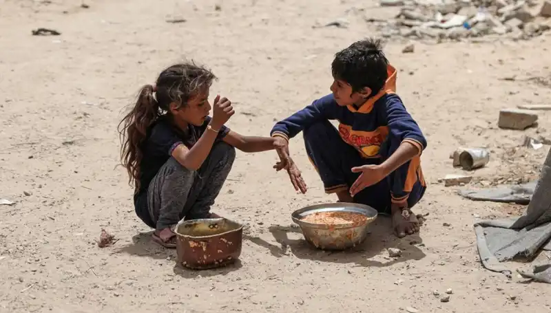 Gazze'de Dört Yaşındaki Bir Çocuk Açlıktan Hayatını Kaybetti