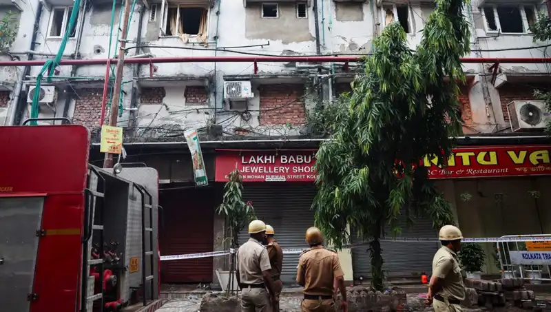 Hindistan'daki Otel Yangınında Feci Kayıplar: 15 Kişi Hayatını Kaybetti