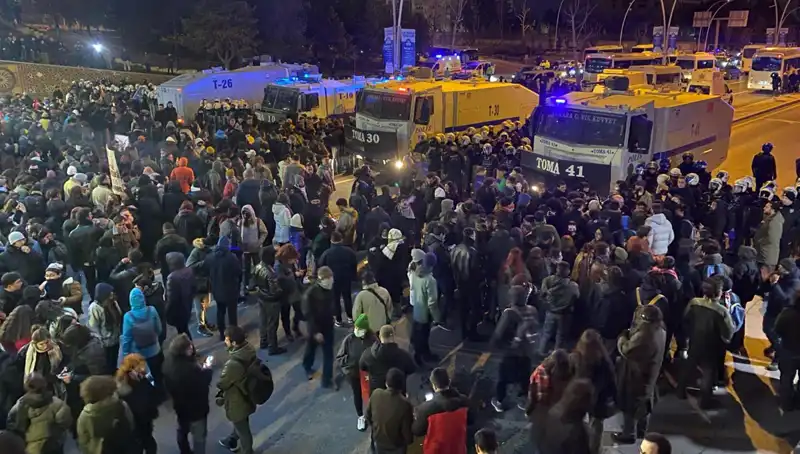 İstanbul ve Ankara'da Öğrencilerden İmamoğlu Eylemi: Diploma İptali ve Gözaltılara Tepki!