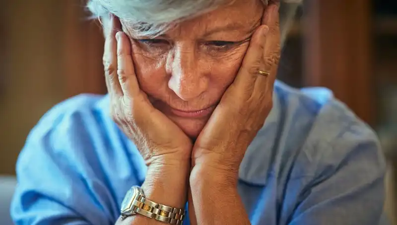 40’lı Yaşında Alzheimer Tanısı: Stresin Göz Ardı Edilen Etkisi