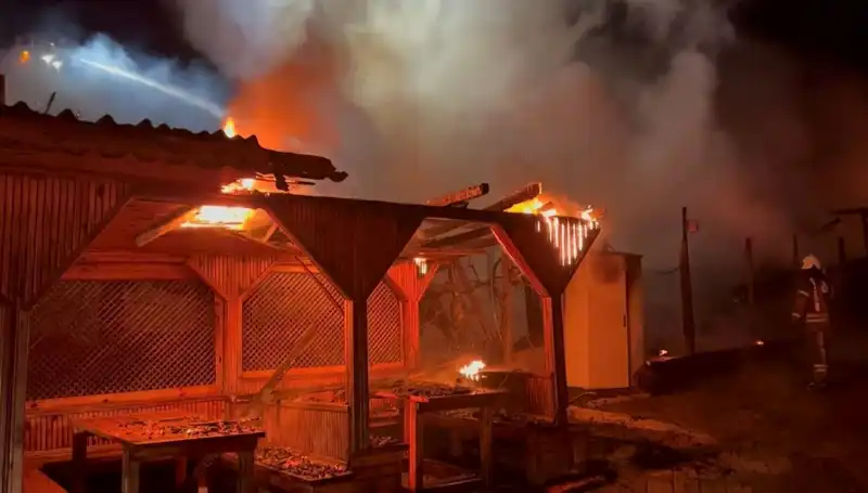 Şile’de Altı Gözleme Restoranı Korkunç Bir Yangında Alev Alev Yandı