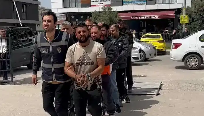 Edirne'de Eş Zamanlı Operasyonda Yedi Firari Yakalandı: Kaçakçılar Çöktü!