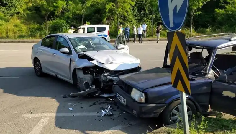 Görele’de Faciaya Yol Açan Kaza: Sürücü Araç Camından Fırladı!