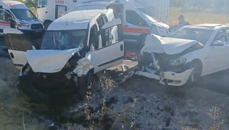 Nevşehir'de Feci Trafik Kazasında 14 Kişi Yaralandı, Detaylar Ortaya Çıktı
