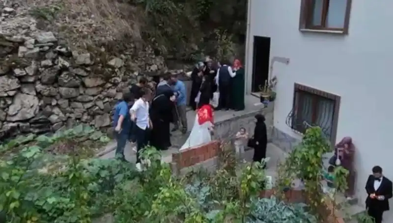 Düğün İhtişamında Kanlı Anlar: Kurşunlar 10 Saniye Sonra Geliyor