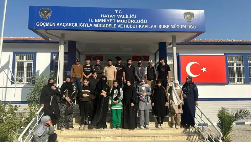 Minibüste Yakalanan 24 Göçmen: Göçmenlik Krizi Derinleşiyor