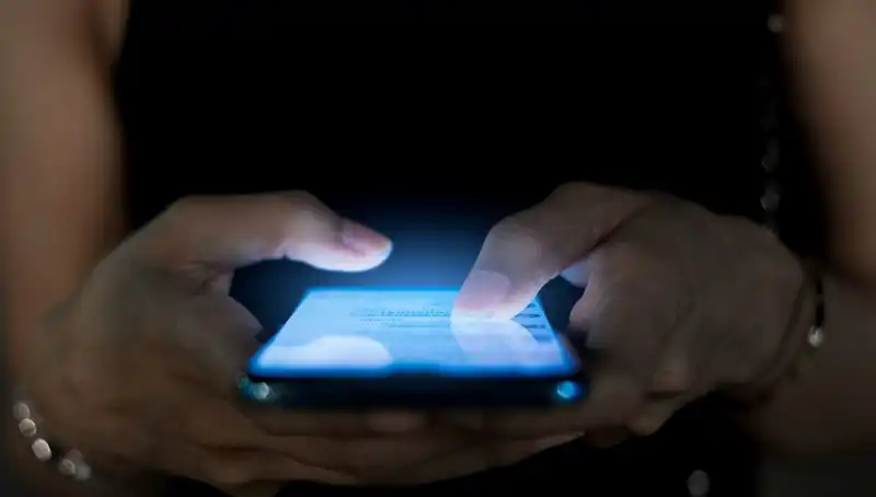Narsisizmin Belirtilerinden Biri: Telefon Alışkanlığına Dikkat!