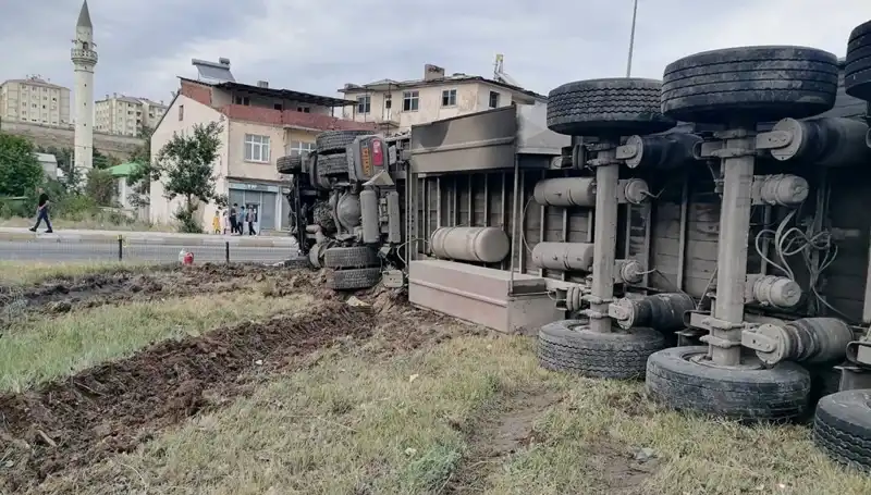 Erzurum’da Freni Boşalan TIR’ın Yol Açtığı Korkunç Kaza Detayları
