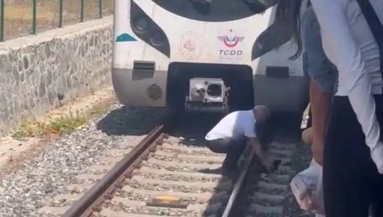 Marmaray İstasyonu’nda Unutulmaz An: Makinistin Kahramanlığı Göz Doldurdu