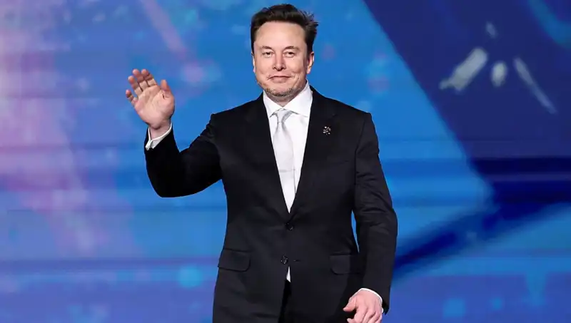Tesla'nın Yeni Modeli: Canavar Projesi Rafa Kaldırıldı!