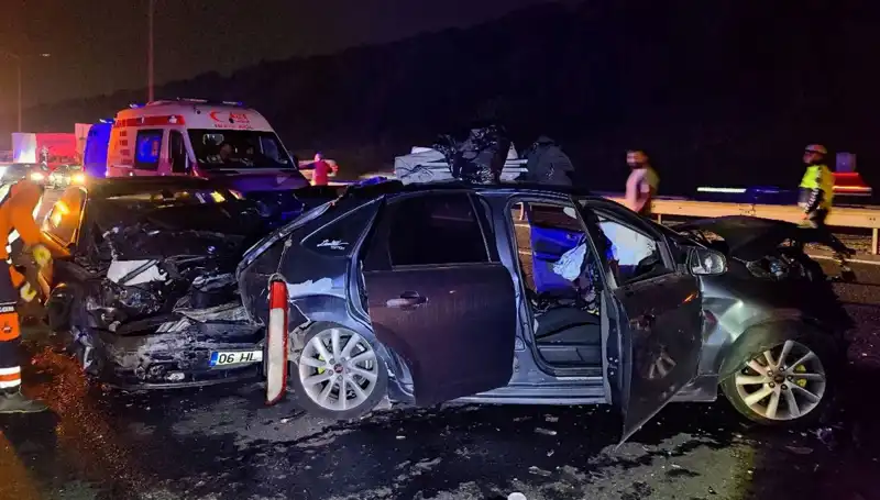 Tem Otoyolu'nda Zincirleme Kaza: 7 Kişi Yaralandı, Dramatik Anlar Yaşandı