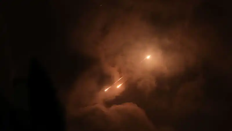 İran’ın Gece Saldırıları: Füzelerin Ateşlenme Saatleri Neden Stratejik?