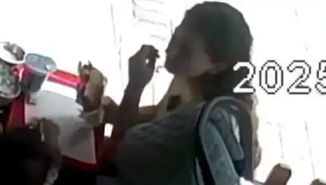 Sosyal Medyayı Sallayan Olay: Saçını Tostun İçine Koydu!