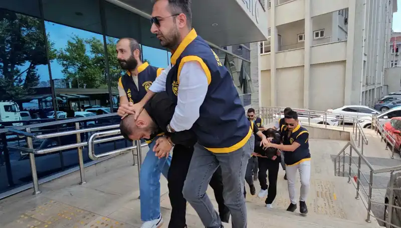 FETÖ İle Bağlantılı Yalanlar: Milyonluk Vurgunun Ardındaki Gerçekler