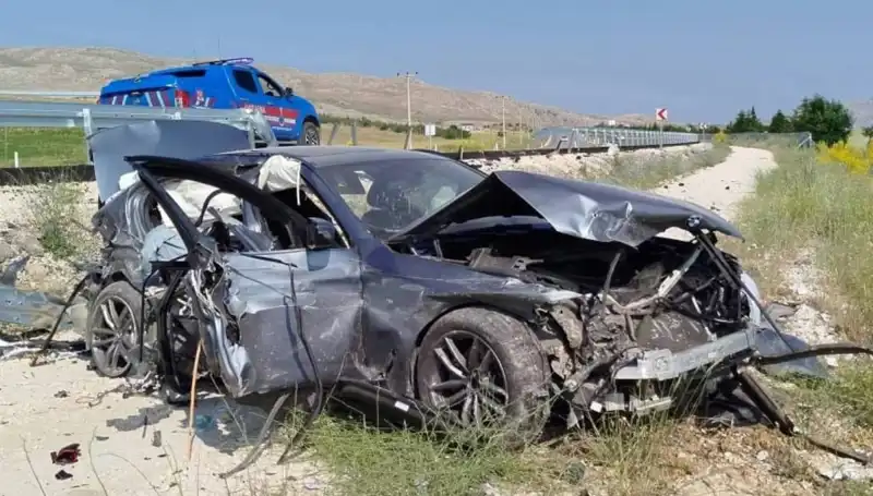Sivas’ta Aynı Gün İki Ayrı Trafik Kazası: 9 Yaralı