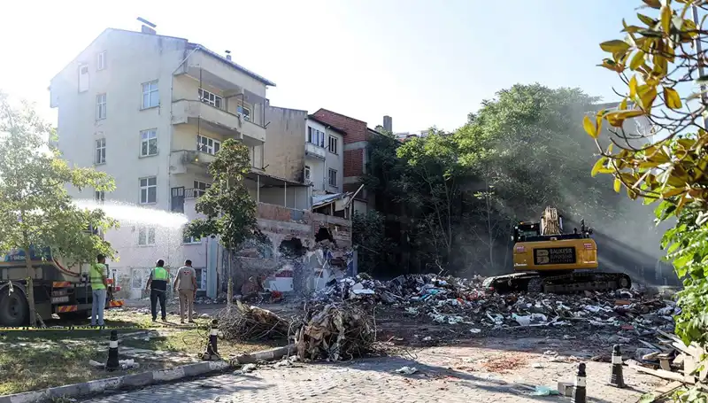 Sındırgı'da Artçı Sarsıntılar Devam Ediyor: Son Gelişmeler Neler?