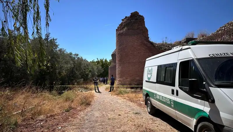 Bursa'daki Tarihi Surlarda Gizemli Ceset Bulundu: Olayın Perdesi Aralanıyor