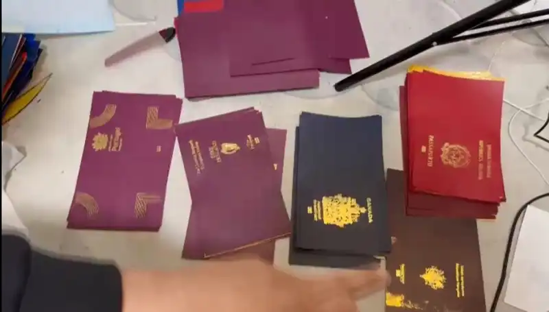 Sahte Kimlik İle Suç Dünyasına Darbe: Operasyonla 10 Gözaltı!