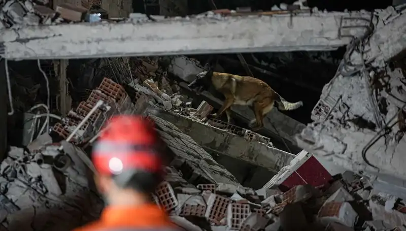 Sındırgı'da Deprem Sonrası Artçı Şoklar 100'ü Aştı, Vatandaşlar Tedirgin