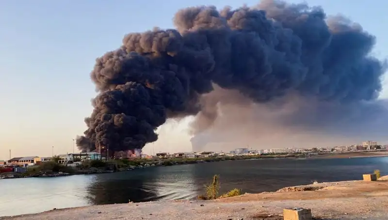 Port Sudan'da Şiddetli Patlamalar: Havalimanı ve Ordu Üssü Hedefte!