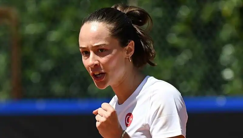 Milli Tenisçi Zeynep Sönmez, Görkemli Bir Finalle Tarihe Geçti!