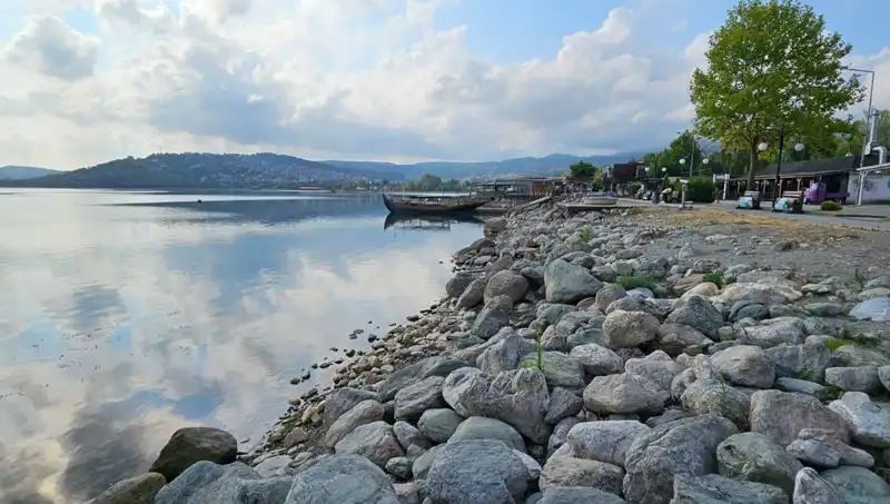 Sapanca Gölü'nde Su Seviyesinde Çarpıcı Düşüş: Nedenleri ve Etkileri