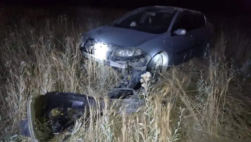Burdur’da Otomobil Tarlaya Uçtu: Feci Kaza Sonucu İki Yaralı