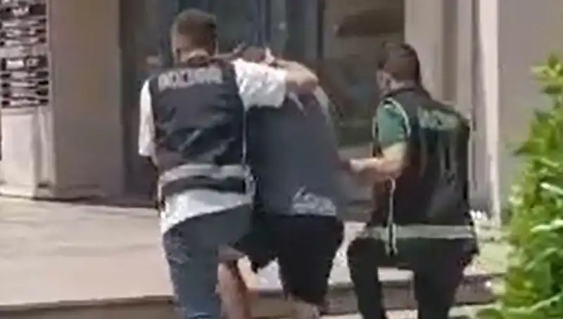 Sahte Dövizle Alışveriş Yapan Turistlerin Sınır Dışı Edilmesi Olayı