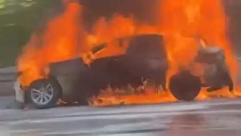 15 Temmuz Şehitler Köprüsü'nde Araç Yangını: Feci Kaza Sonrası Trafik Durma Noktasına Geldi